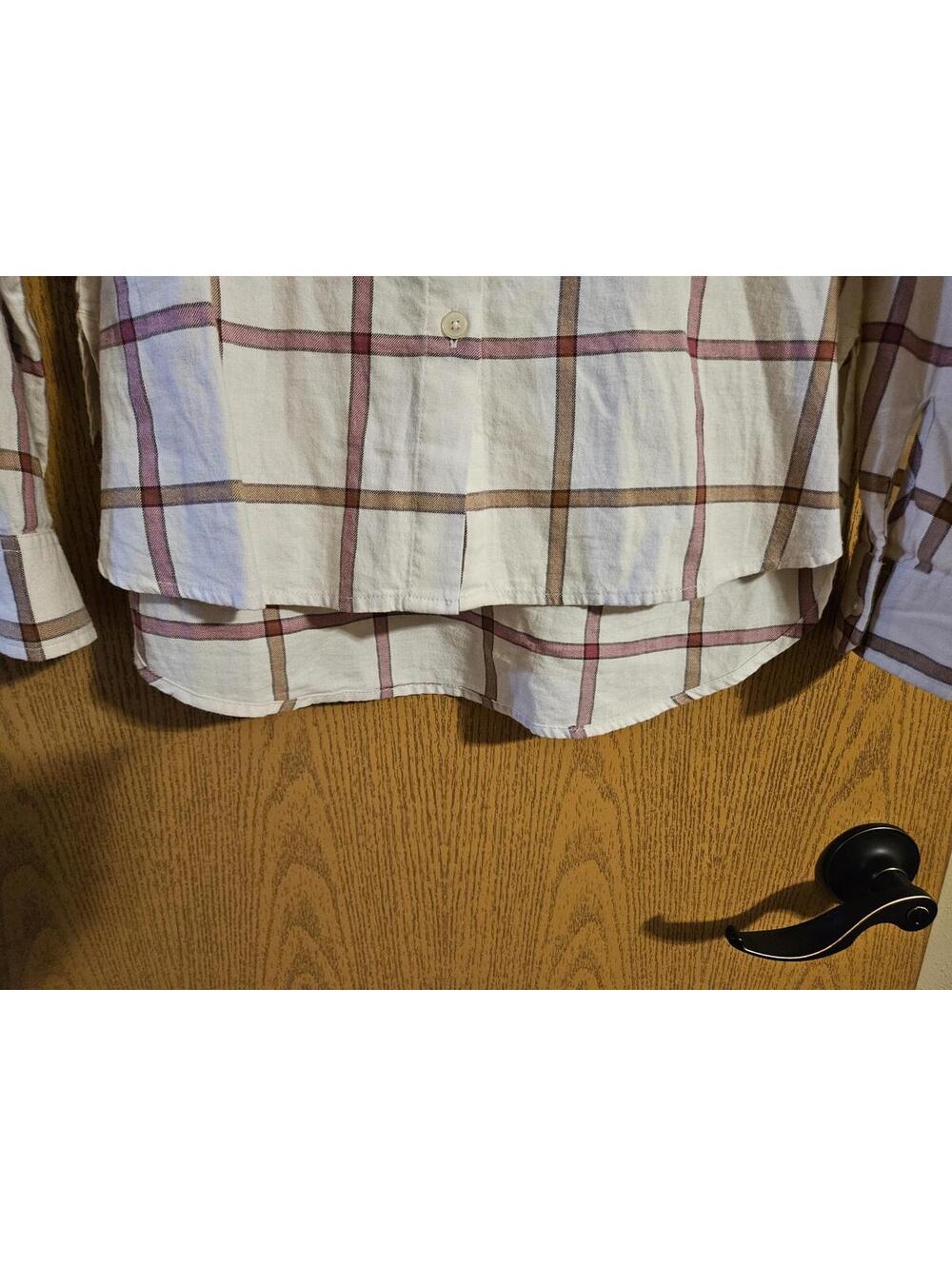 LOFT Button-Up Top - Picture 6 of 9